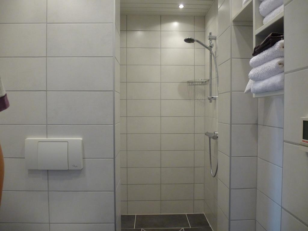 Achter De Beukenboom Bed & Breakfast Roden Bagian luar foto